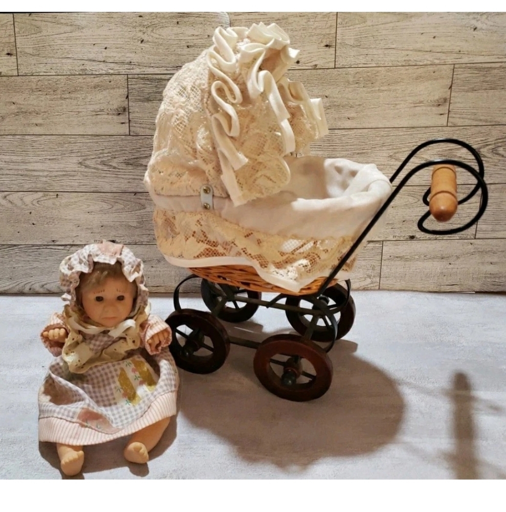 Vtg Gi Go Toys Crying Runny Nose Expressive Doll With Stroller Lace